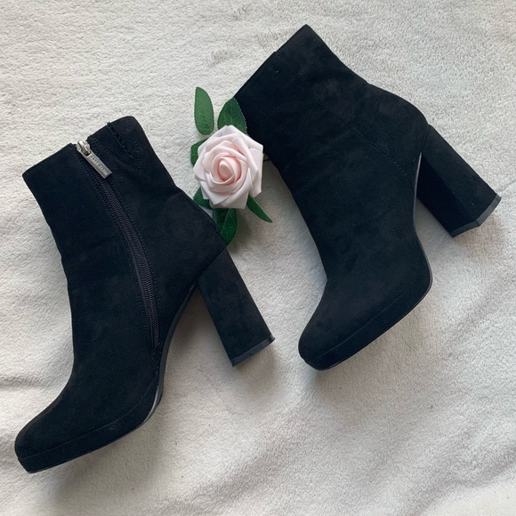 Anne Klein Donna Faux Suede Heeled Ankle Boots - Picture 12 of 12